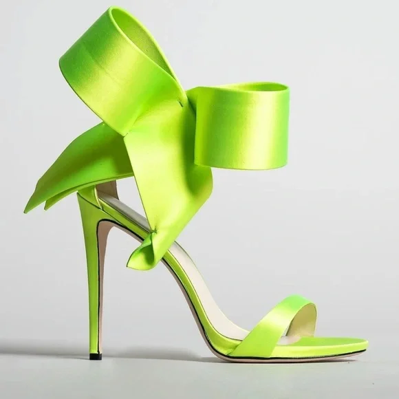 High heels - Picture 2 of 2